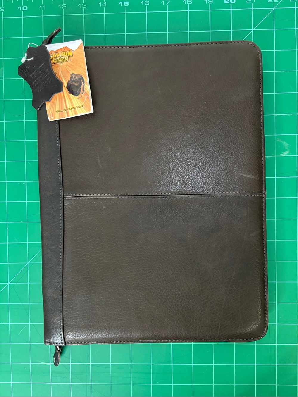 Canyon Outback Genuine Cowhide Leather Zippered Portfolio Notebook Dark Brown